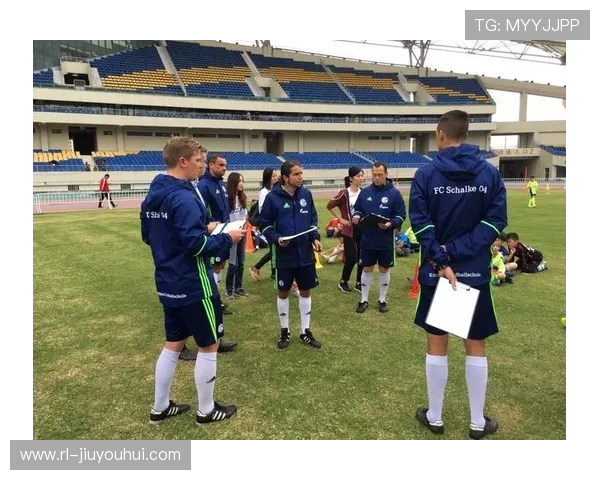 全球各国足球运动员身高标准比较与青训选材差异综合解析趋势探讨